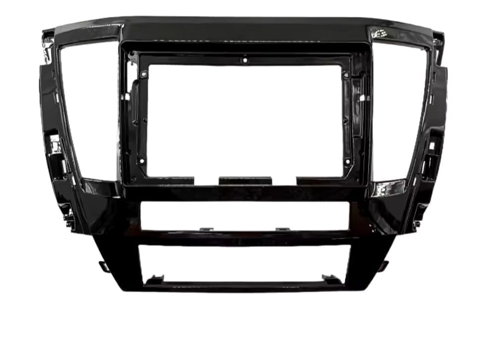 Mitsubishi — Pajero Sport (2020–2025) · 9" · Black Piano