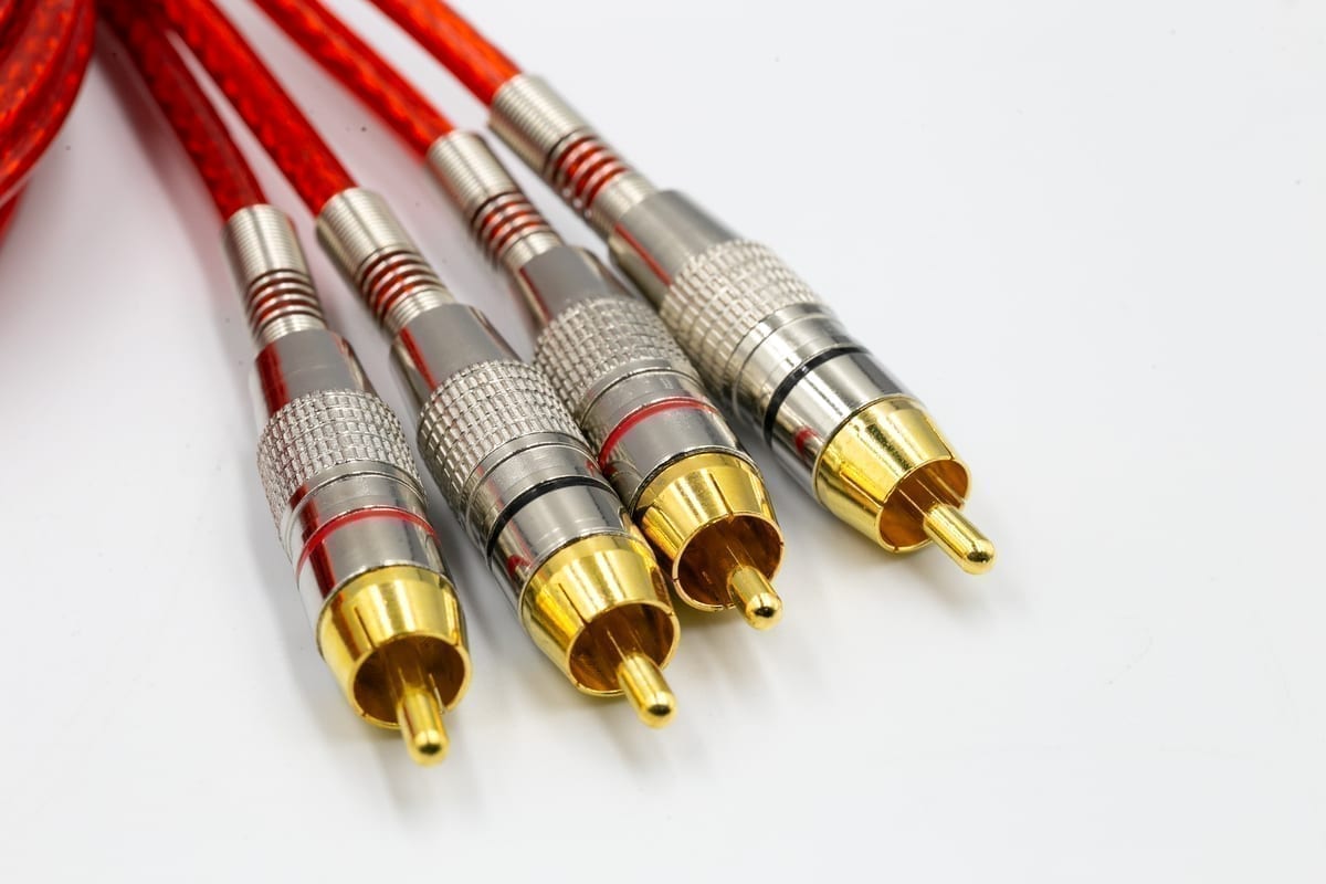 Cabos e Conexões · RCA 2X2 Profissional Vermelho 5M Tripla Blindagem Plug Metal - miniatura 2